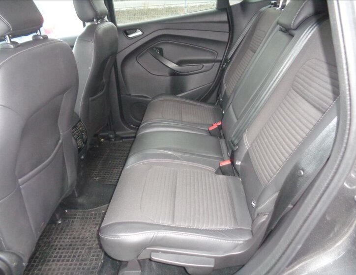 Ford Kuga SUV 1,5 l 110 kw