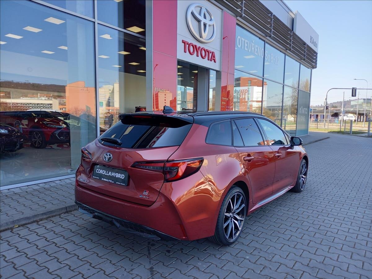 Toyota Corolla Kombi 2,0 l 112 kw