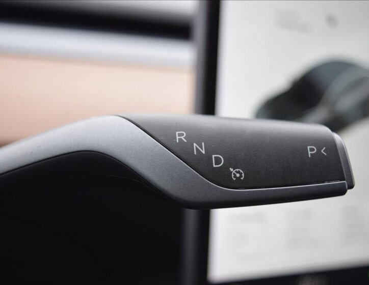 Tesla Model 3 Sedan 0,0 366 kw