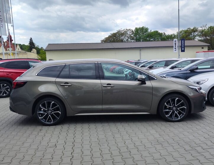 Toyota Corolla Kombi 2,0 l 144 kw