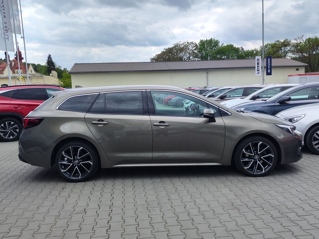 Toyota Corolla Kombi 2,0 l 144 kw