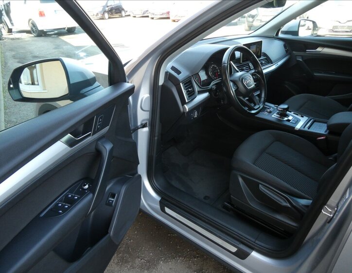 Audi Q5 SUV / Terénní 2,0 l 120 kw