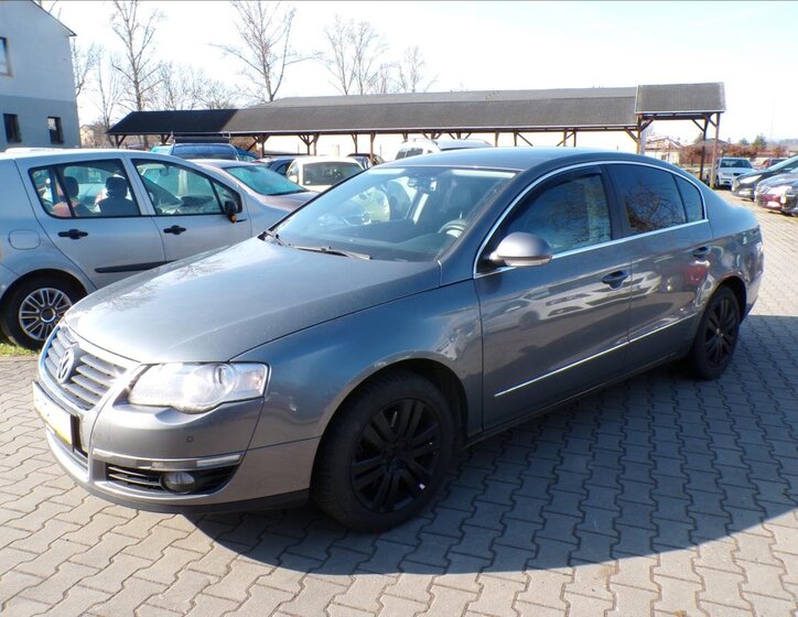 Volkswagen Passat Sedan / Limuzína 2,0 l 103 kw