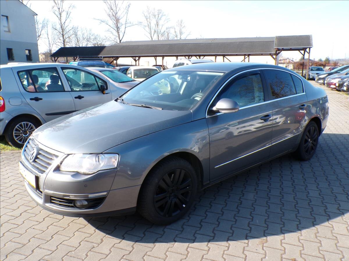 Volkswagen Passat Sedan / Limuzína 2,0 l 103 kw