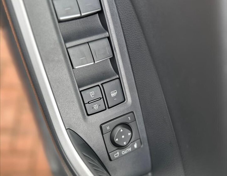 Toyota RAV4 SUV / Terénní 2,5 l 131 kw