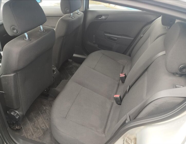 Opel Astra Hatchback 1,4 l 66 kw