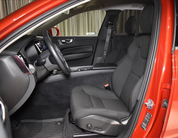 Volvo XC60 SUV / Terénní 2,0 l 145 kw