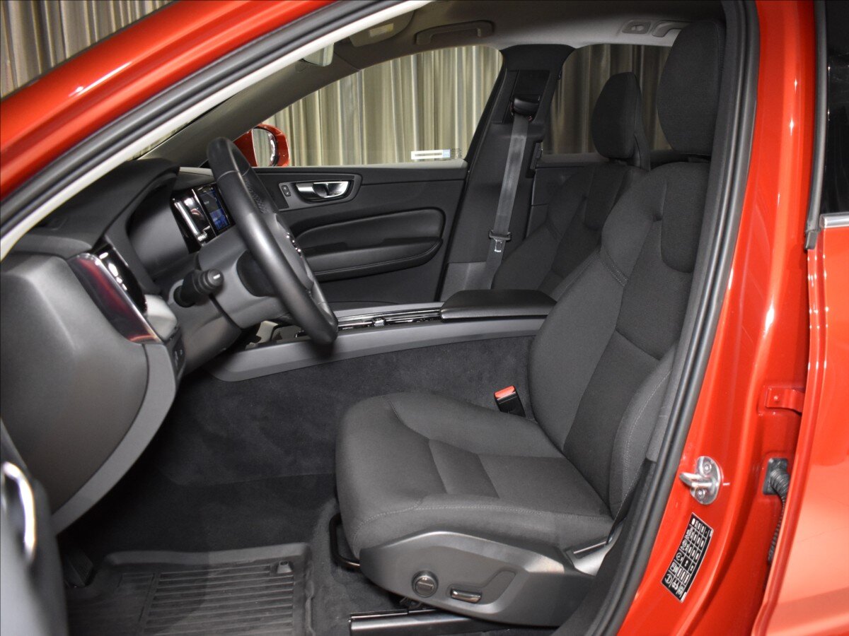 Volvo XC60 SUV / Terénní 2,0 l 145 kw