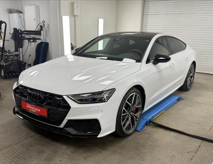 Audi S7 3
