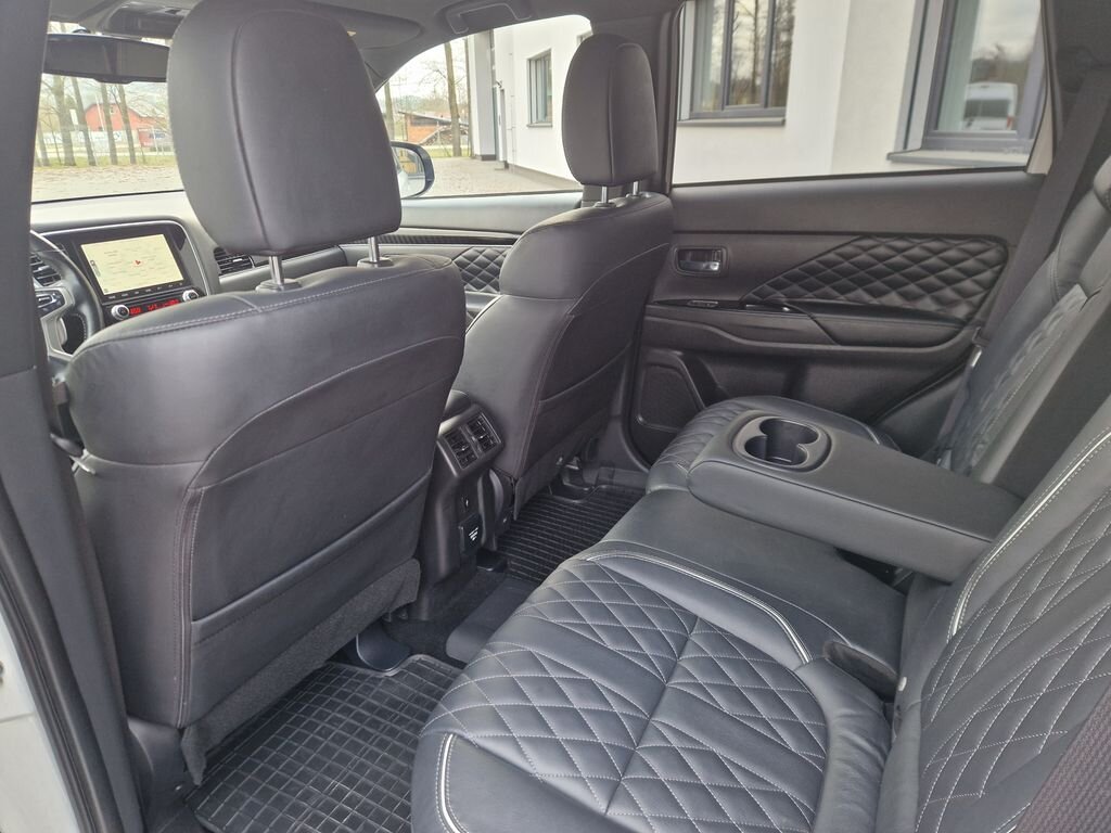 Mitsubishi Outlander SUV / Terénní 2,4 l 165 kw