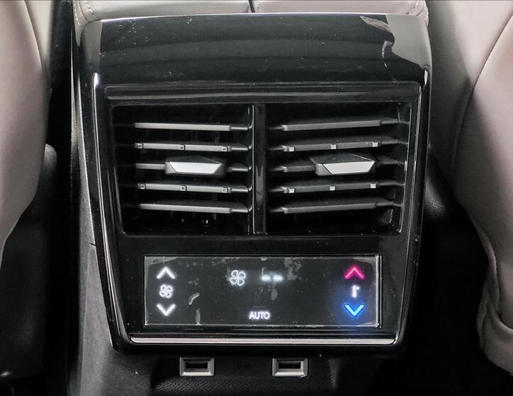 DS Automobiles DS7 Crossback 14