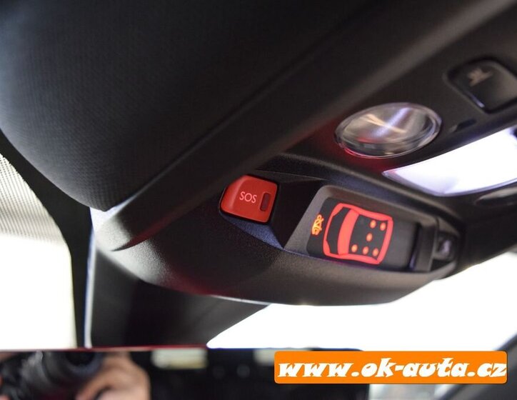 Peugeot 5008 MPV 1,5 l 96 kw