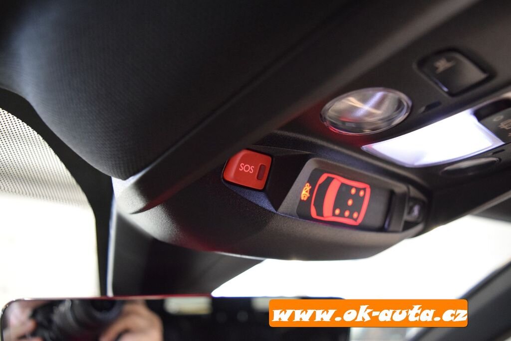 Peugeot 5008 MPV 1,5 l 96 kw