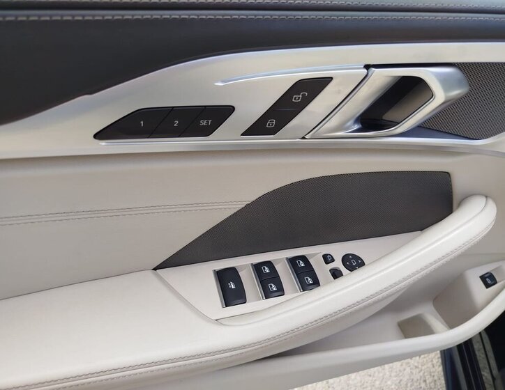 BMW Řada 8 Kabriolet 4,4 l 390 kw