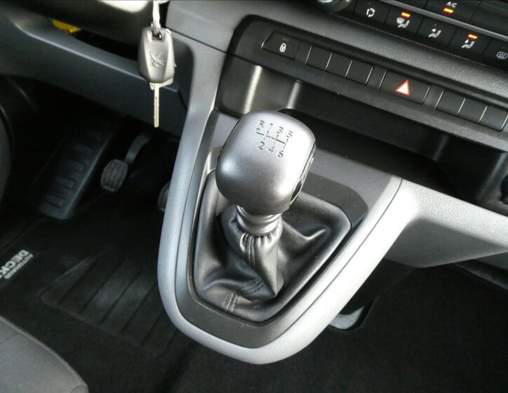 Peugeot Expert Kombi 1,5 l 88 kw