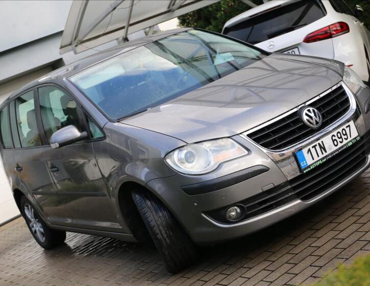 Volkswagen Touran 3