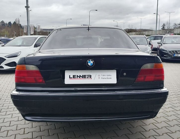 BMW Řada 7 Sedan / Limuzína 2,8 l 142 kw