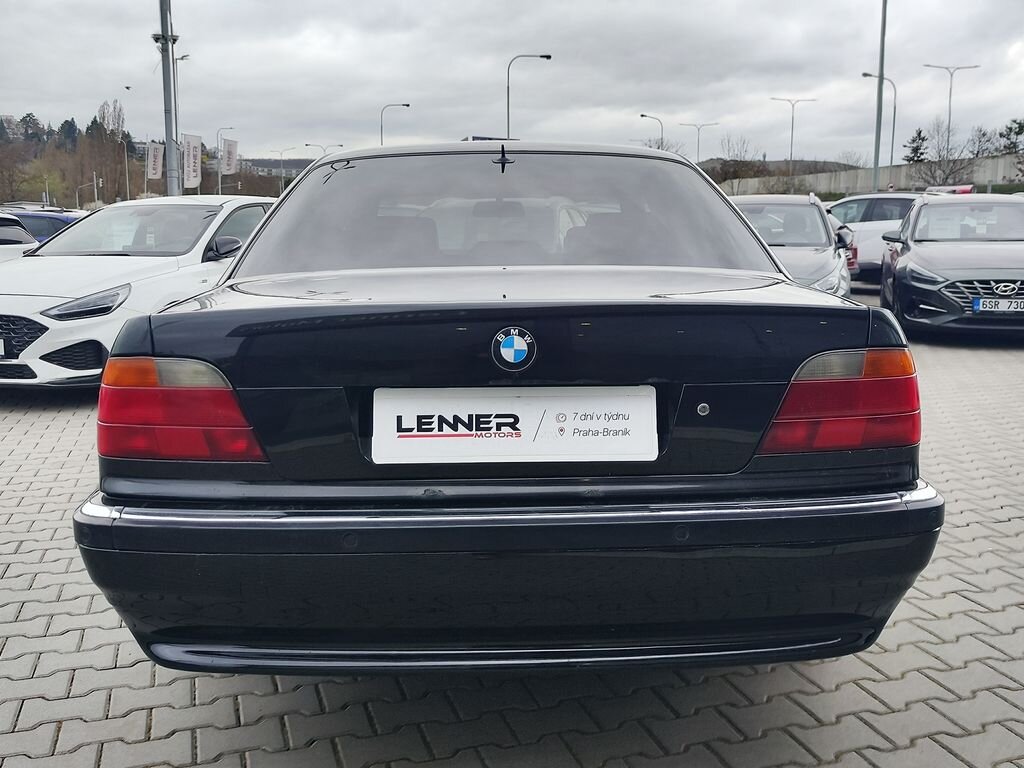 BMW Řada 7 Sedan / Limuzína 2,8 l 142 kw