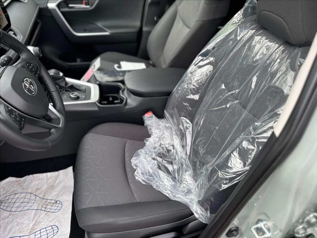 Toyota RAV4 SUV / Terénní 2,5 l 131 kw