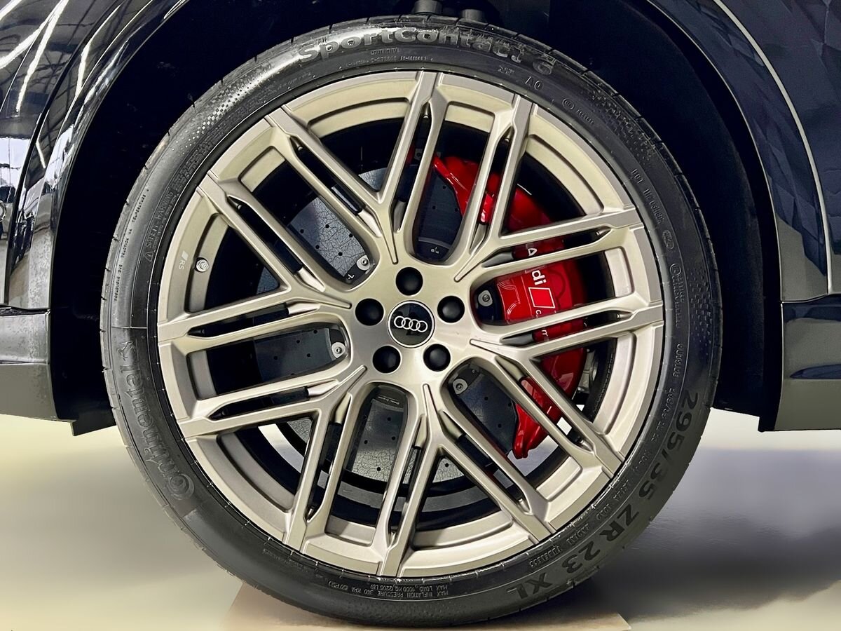 Audi RS Q8 SUV / Terénní 4,0 l 471 kw