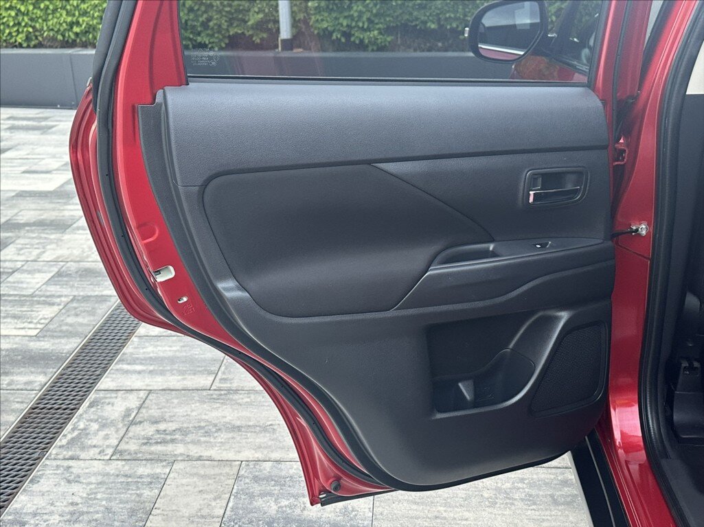 Mitsubishi Outlander SUV / Terénní 2,3 l 110 kw