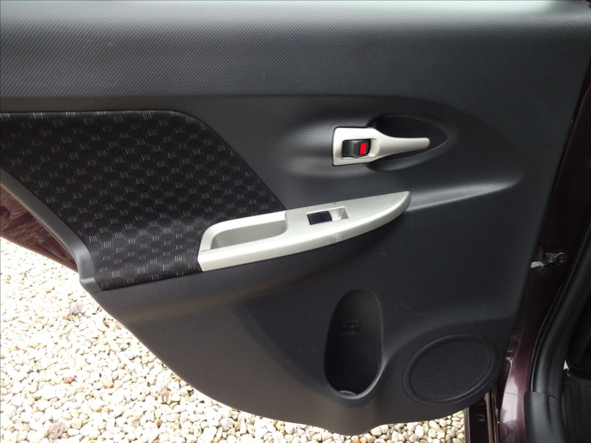 Toyota Urban Cruiser Hatchback 1,3 l 74 kw