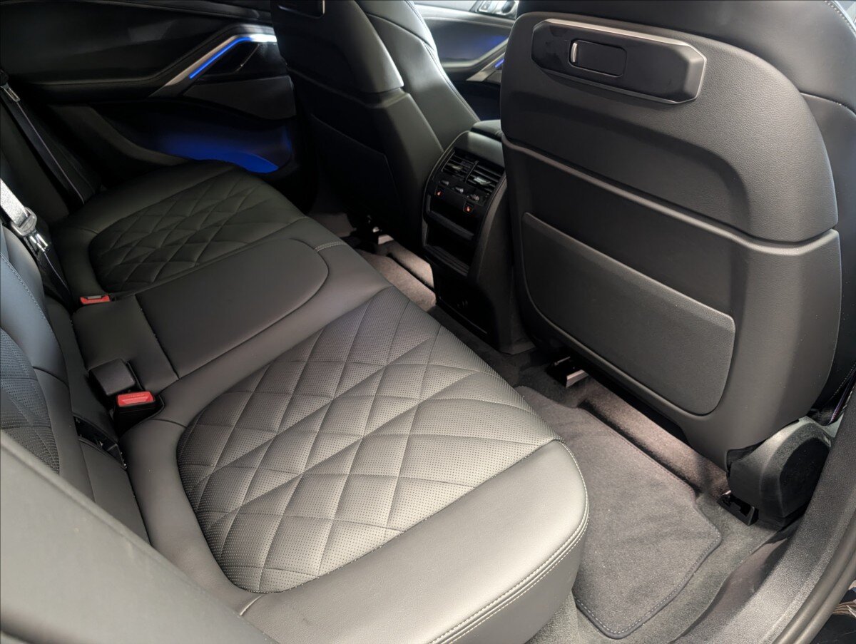 BMW X6 Sedan 3,0 l 210 kw