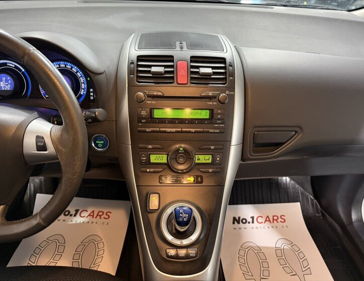 Toyota Auris Hatchback 1,8 l 73 kw