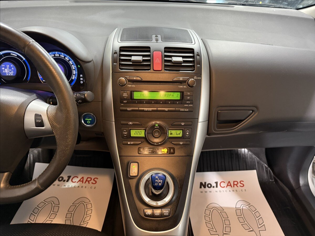 Toyota Auris Hatchback 1,8 l 73 kw