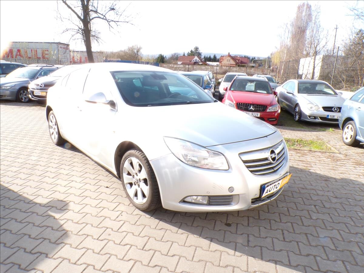 Opel Insignia Hatchback 2,0 l 118 kw