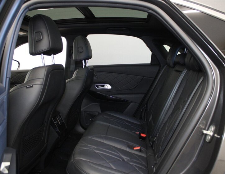 DS Automobiles DS7 Crossback SUV / Terénní 1,6 l 221 kw