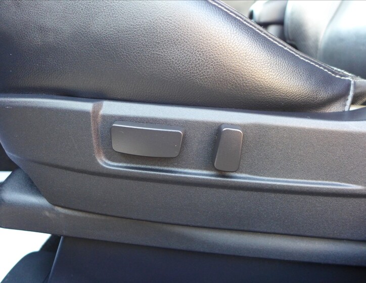 Citroën C-Crosser 18