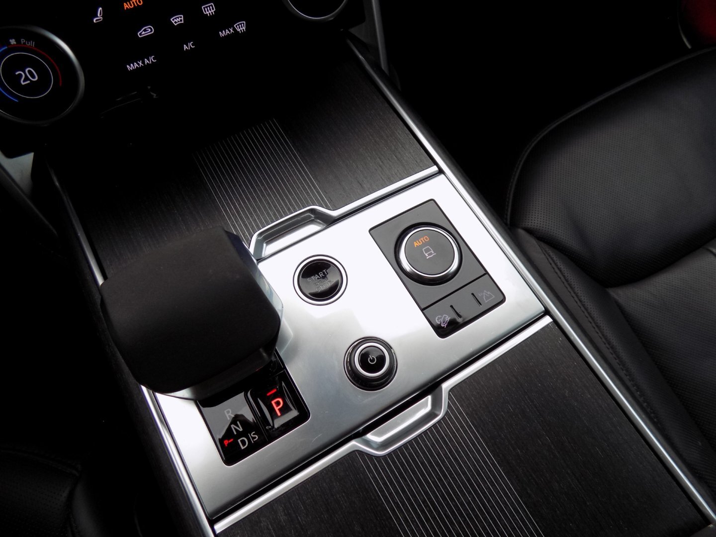 Land Rover Range Rover SUV 4,4 l 390 kw