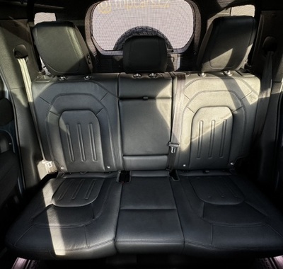 Land Rover Defender 21