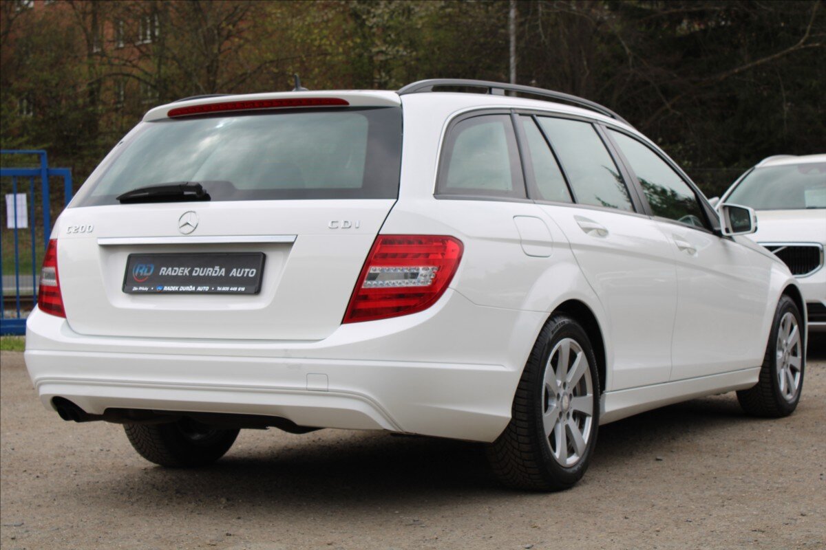 Mercedes-Benz Třídy C Kombi 2,1 l 100 kw