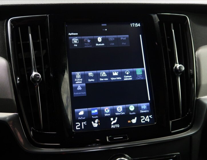 Volvo S90 Sedan / Limuzína 2,0 l 235 kw