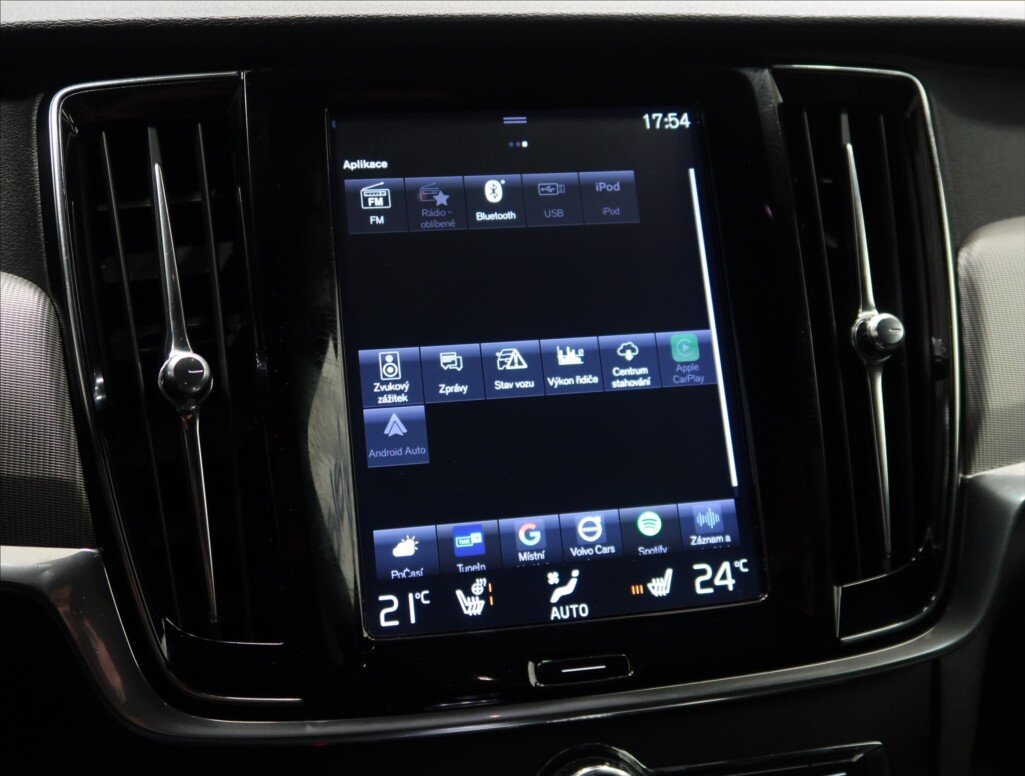 Volvo S90 Sedan / Limuzína 2,0 l 235 kw