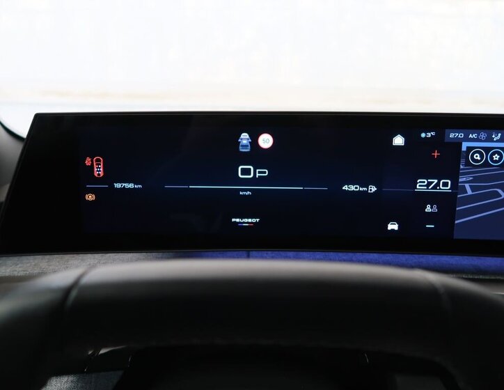 Peugeot 5008 SUV 1,2 l 100 kw