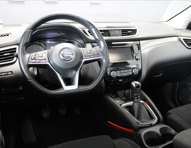 Nissan Qashqai SUV / Terénní 1,6 l 96 kw