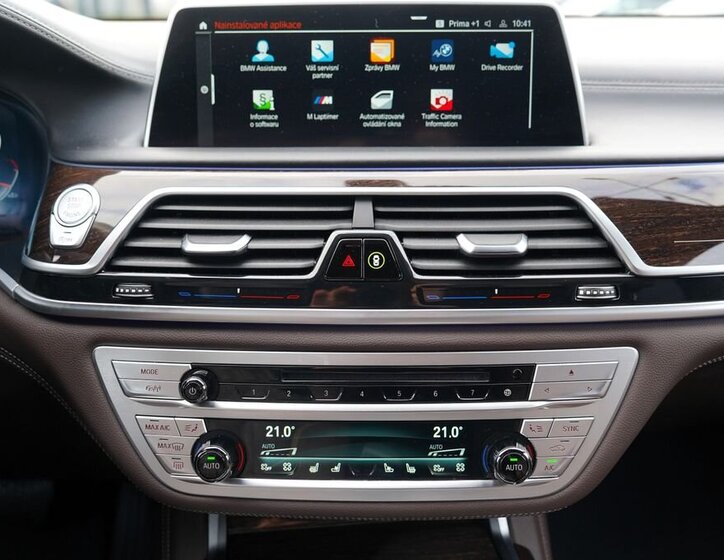 BMW Řada 7 37