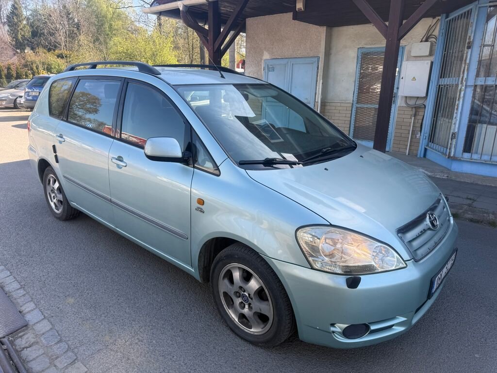 Toyota Avensis Verso MPV 2,0 l 85 kw