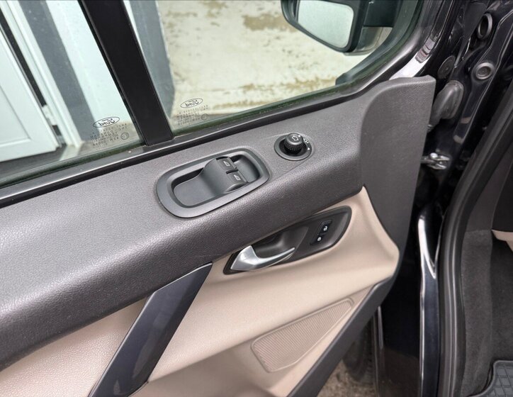 Ford Tourneo Custom MPV 2,2 l 92 kw