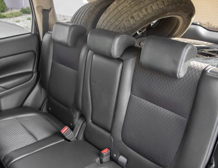 Mitsubishi Outlander SUV / Terénní 2,3 l 110 kw