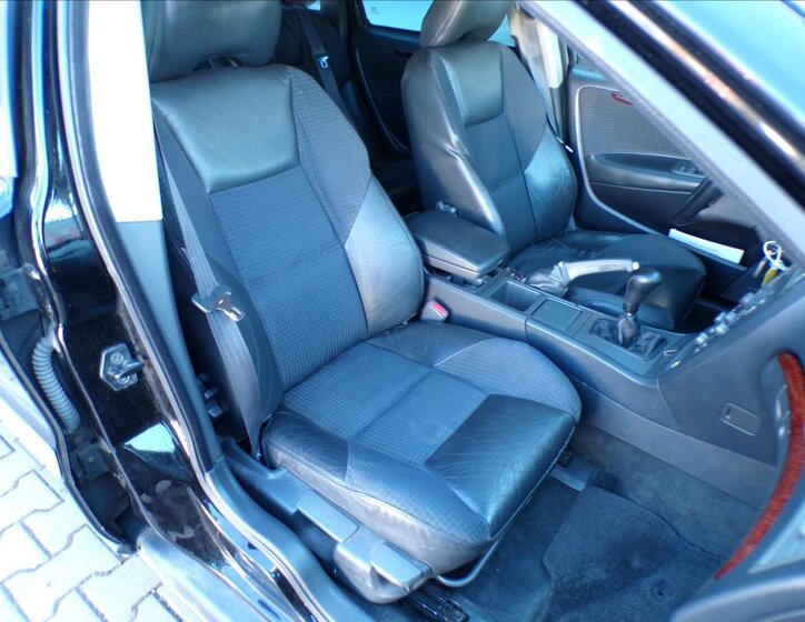 Volvo V70 Kombi 2,5 l 103 kw