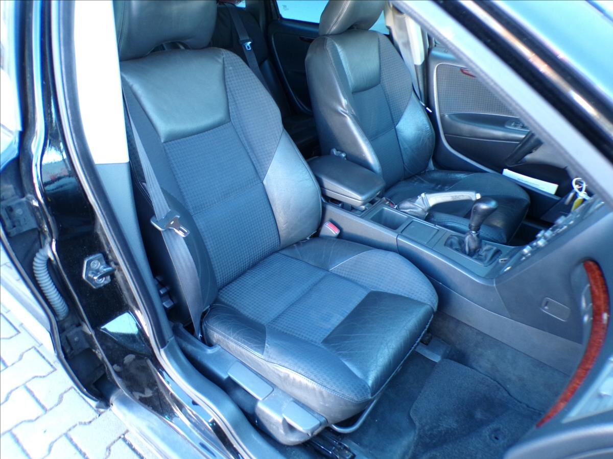 Volvo V70 Kombi 2,5 l 103 kw