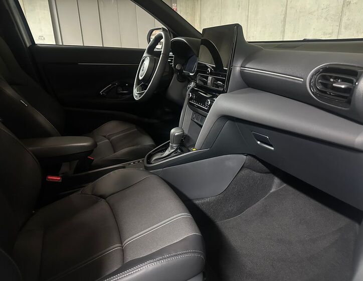 Toyota Yaris Cross 13