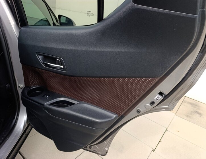 Toyota C-HR Hatchback 1,8 l 72 kw