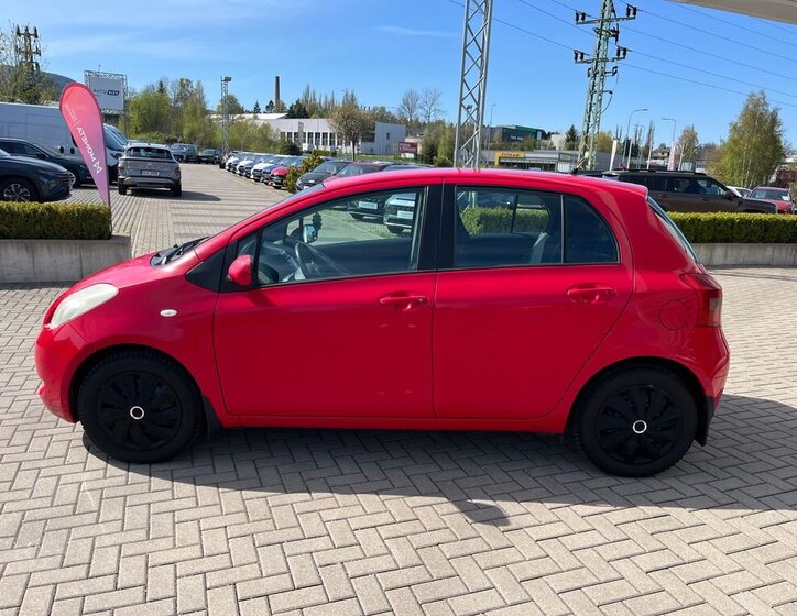 Toyota Yaris Hatchback 1,3 l 64 kw
