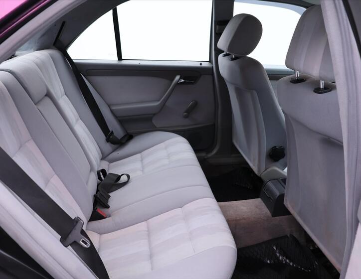 Mercedes-Benz Třídy C 12