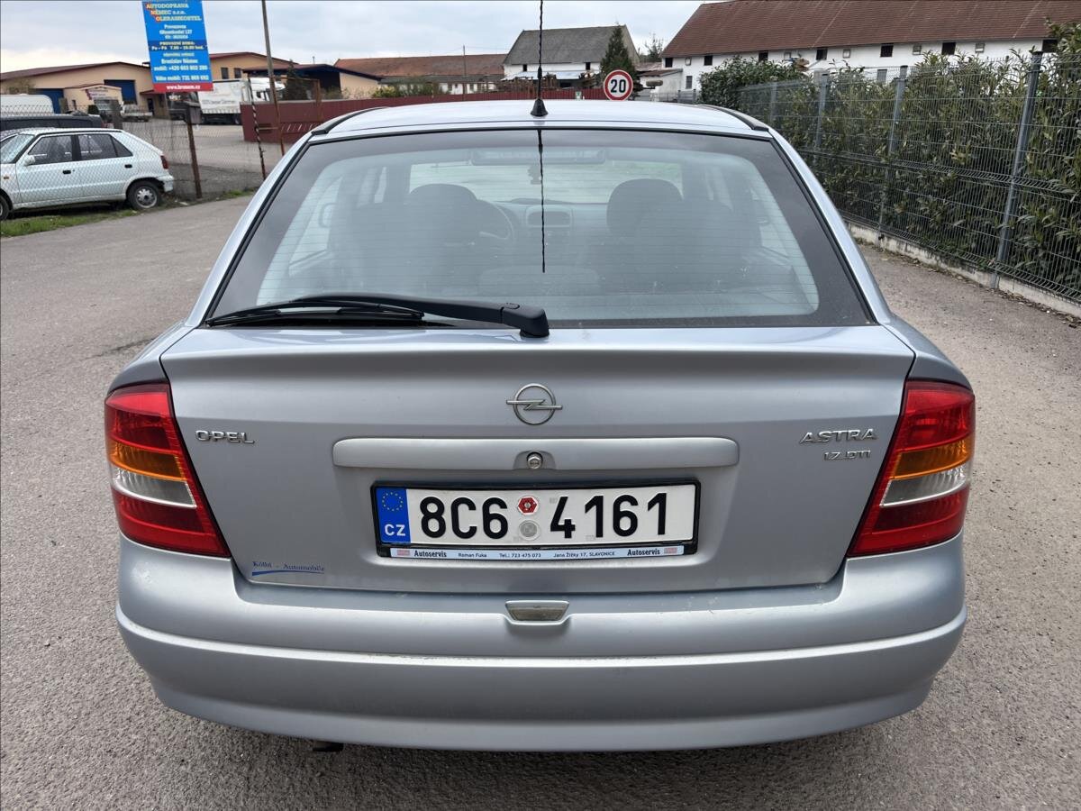 Opel Astra Hatchback 1,7 l 55 kw